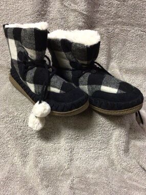 Cozy Black & White Plaid Women's Slipper Boots